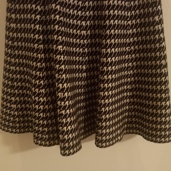 Max Studio Houndstooth Black & Cream Sweater Skirt - Picture 9 of 11